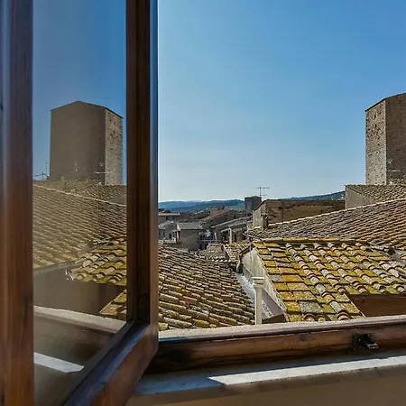 Medieval Palazzo Becci Daire *